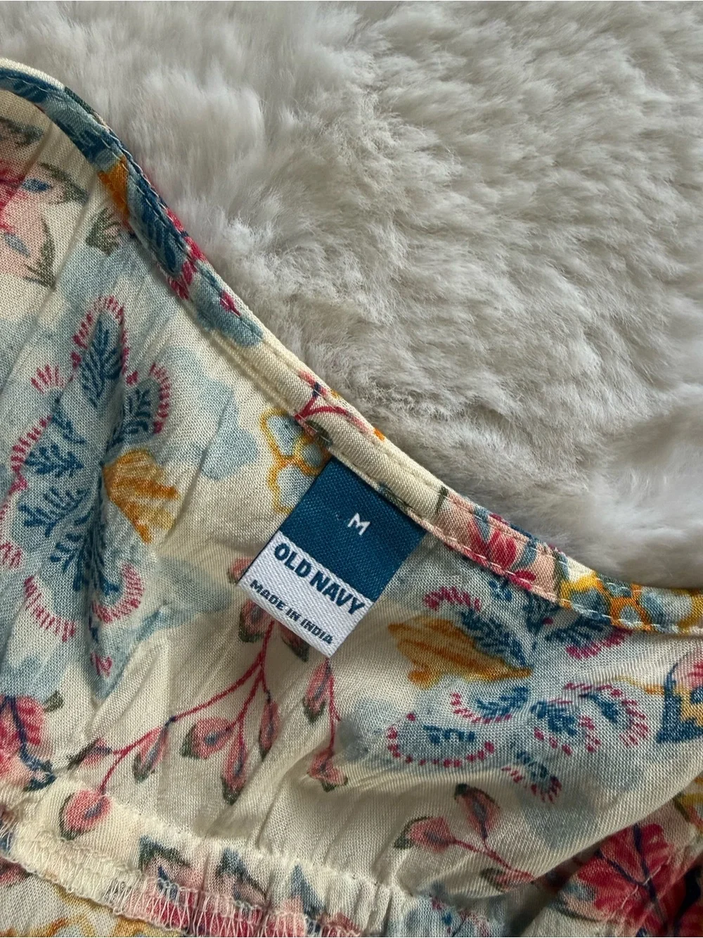 NWOT Old Navy Crinkle Smocked Poet Swing Top
